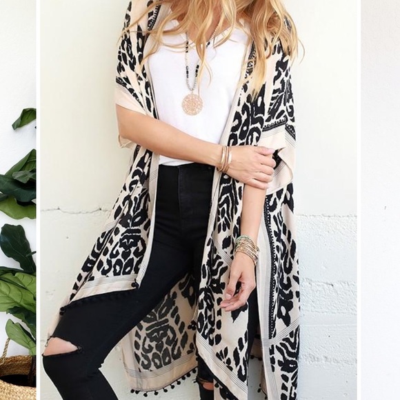 Last 1 New boho chic Pom Pom Detail kimono cardi - Picture 4 of 6